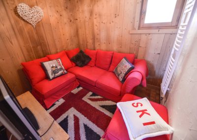 Salon cosy dans appartement 10 personnes à l'Alpe d'huez